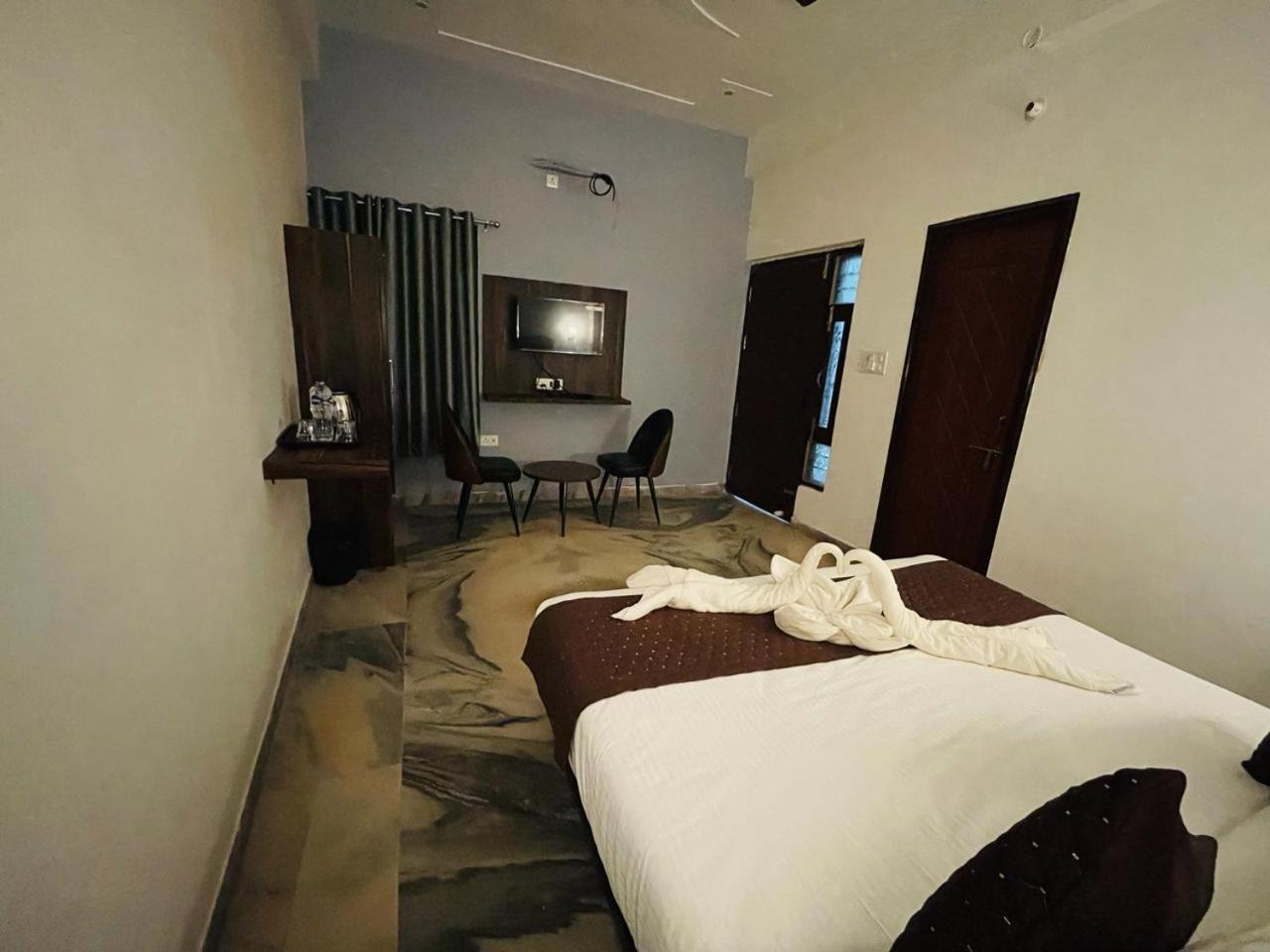 Hotel Sangam View Prayagraj Bagian luar foto