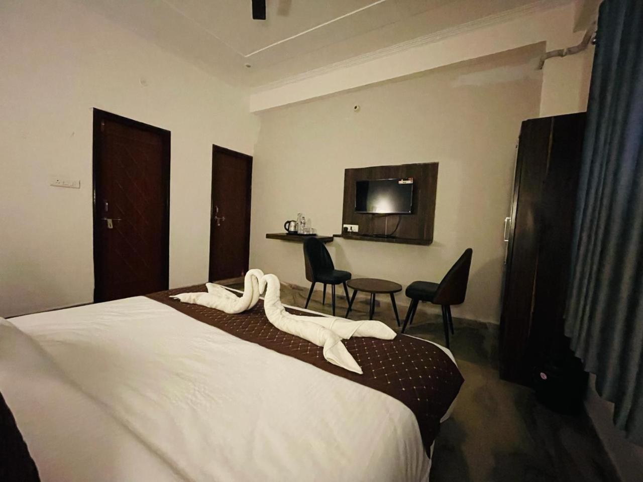 Hotel Sangam View Prayagraj Bagian luar foto