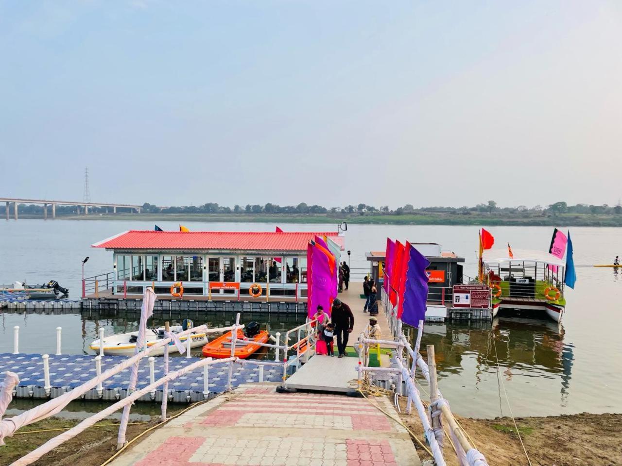 Hotel Sangam View Prayagraj Bagian luar foto