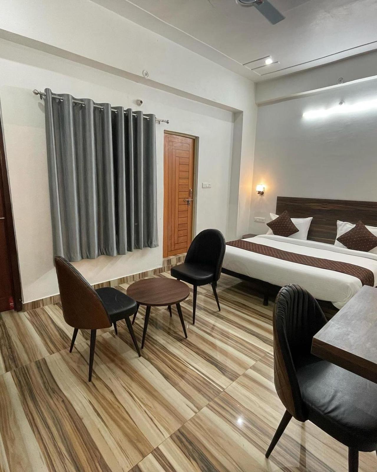 Hotel Sangam View Prayagraj Bagian luar foto